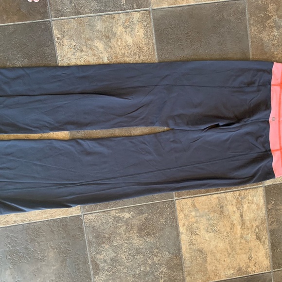 Women’s lululemon pants! - Picture 4 of 6